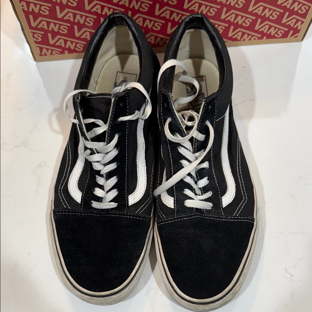 Vans Men's Classic Black and White Sneakers